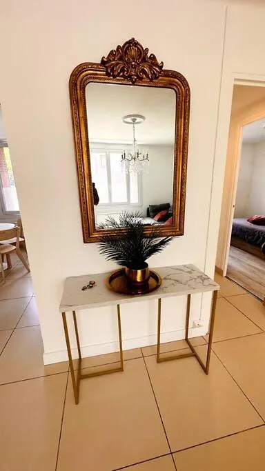 Appartement 3 Chambres + Parking A Lyon 7 Apartment