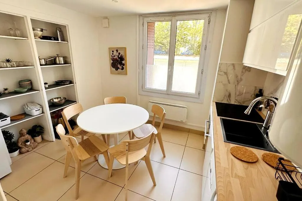 Appartement 3 Chambres + Parking A Lyon 7
