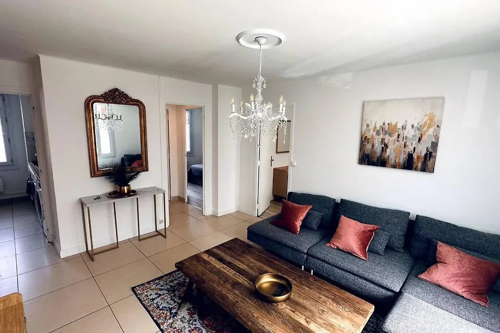 Appartement 3 Chambres + Parking A Lyon 7 Апартаменты